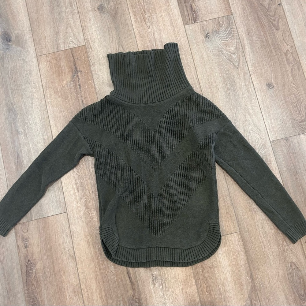 Banana Republic Green Turtleneck Sweater